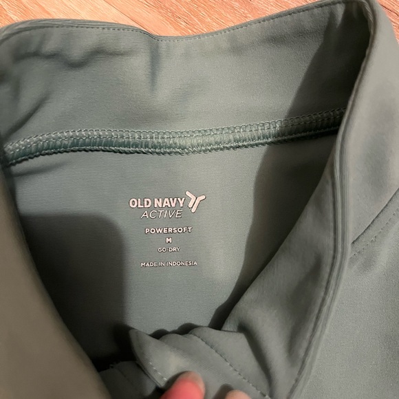 2 activewear sets Medium - Picture 2 of 7